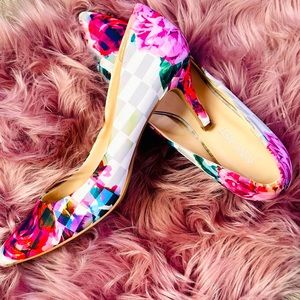 Floral Nine West kitten heels; very cute and in good condition.